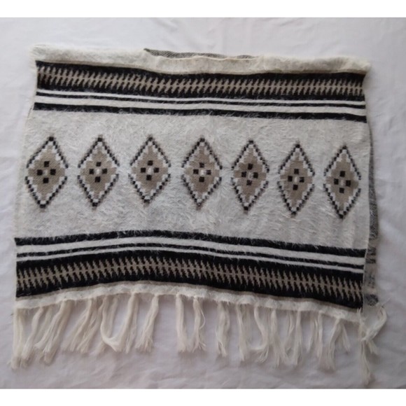 Neiman Marcus Poncho Sweater Fringe Boho Womens One Size - Picture 2 of 9